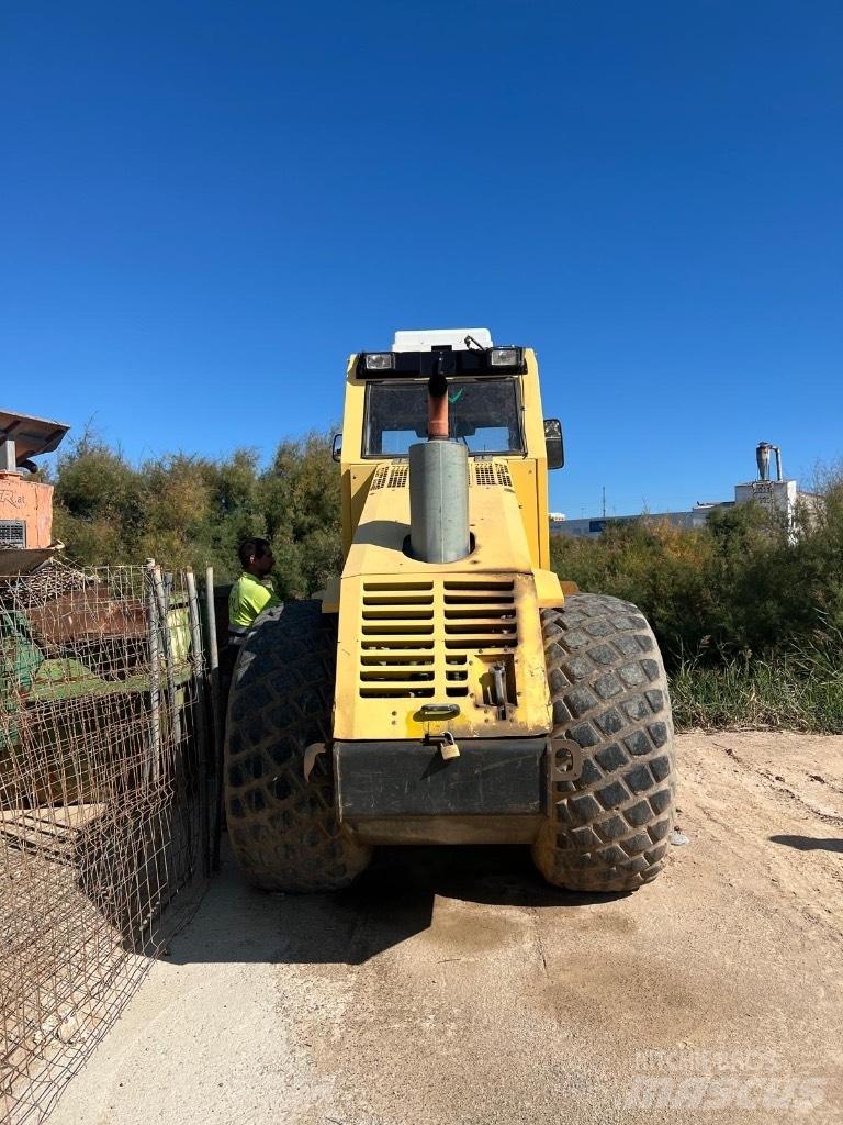 Bomag BW 211 D-3 싱글 드럼 롤러