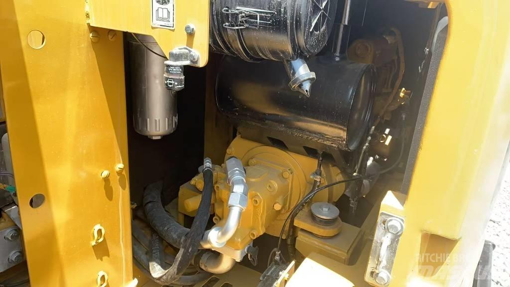 CAT 306 대형 굴삭기 29톤 이상