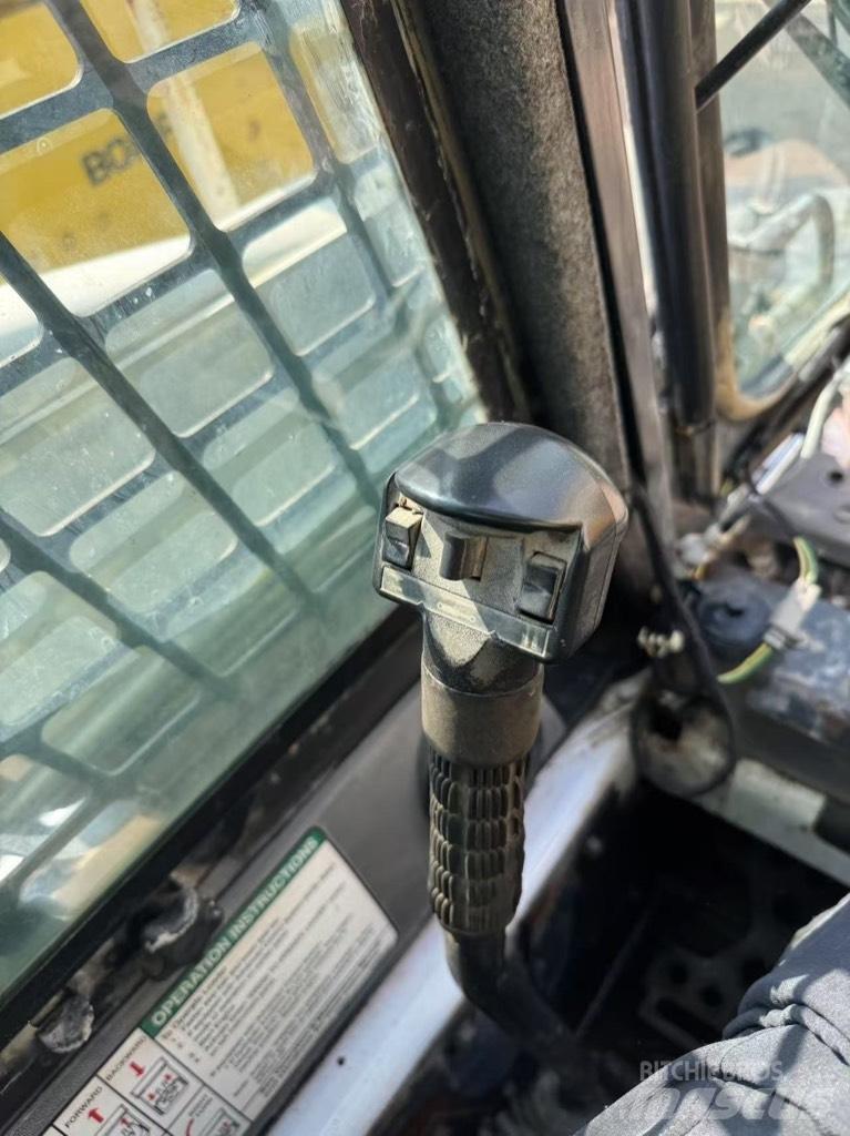 Bobcat S 160  스키드로더