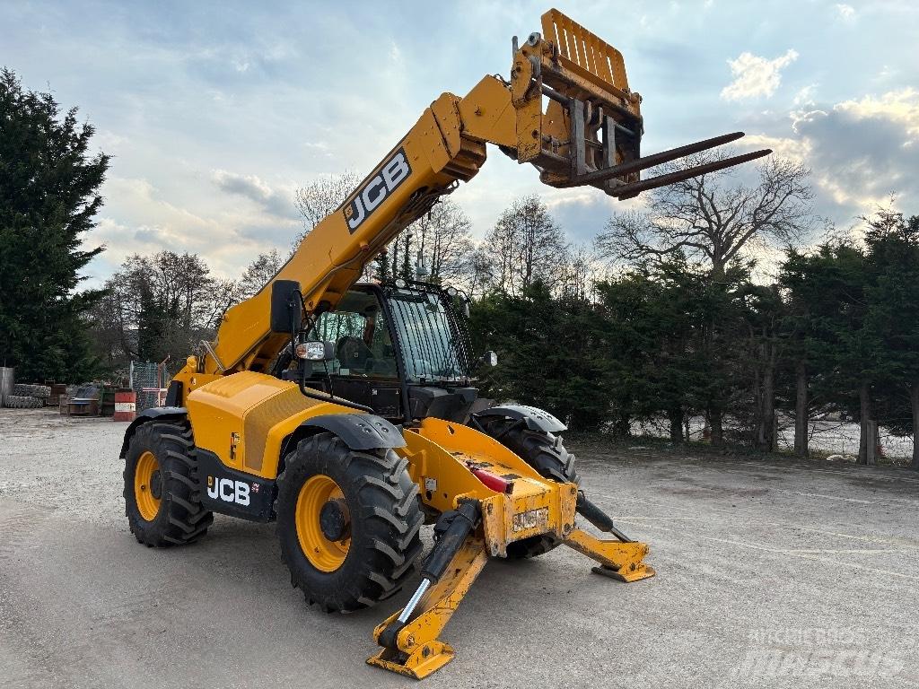 JCB 535-125 텔러 핸들러