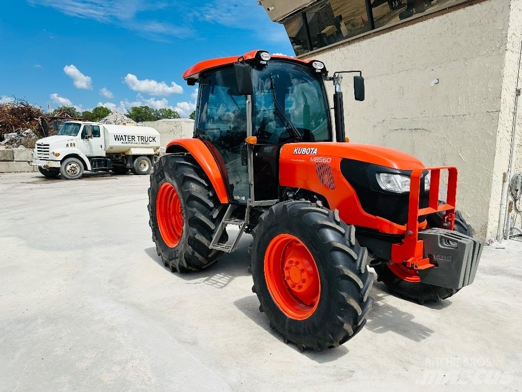 Kubota M8560 트랙터