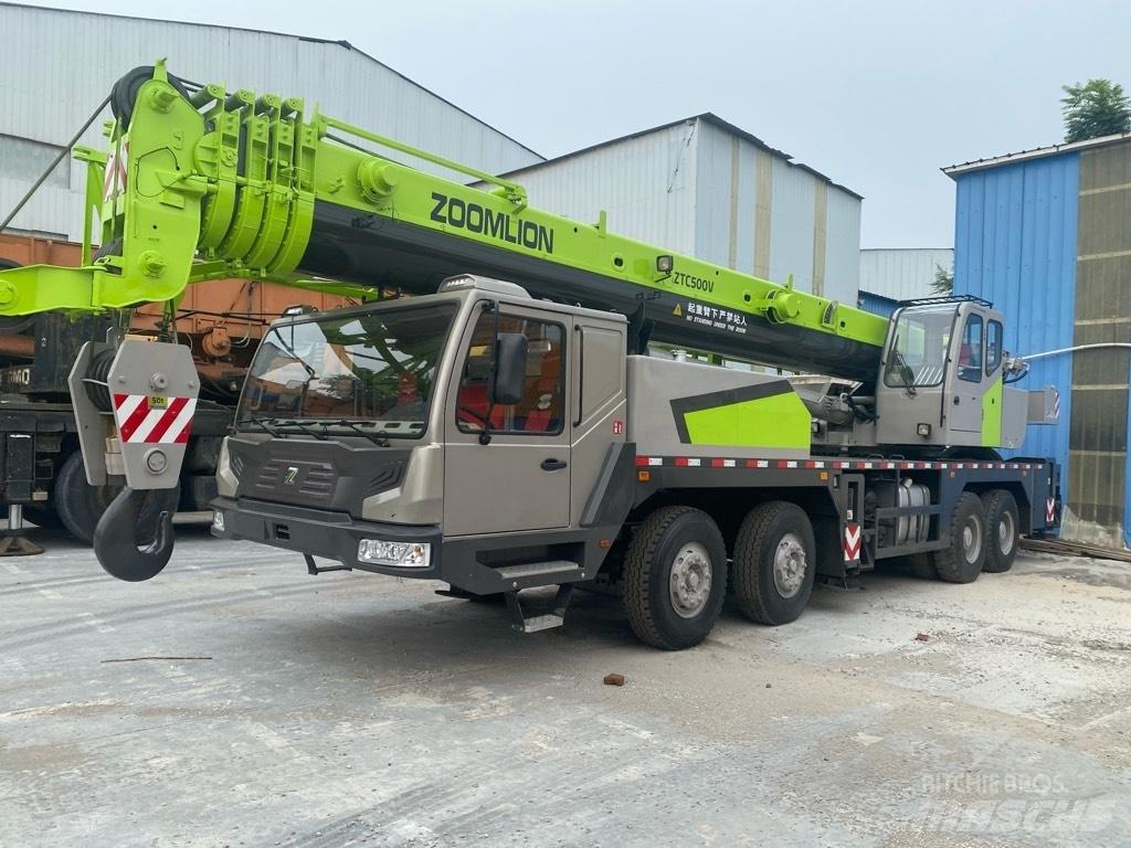 Zoomlion QY50V A/T 크레인