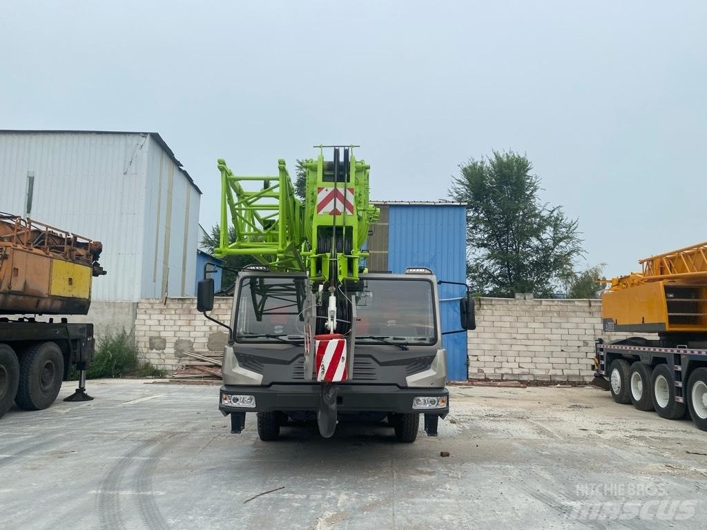 Zoomlion QY50V A/T 크레인