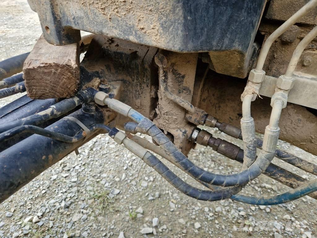 New Holland TSA 115 트랙터