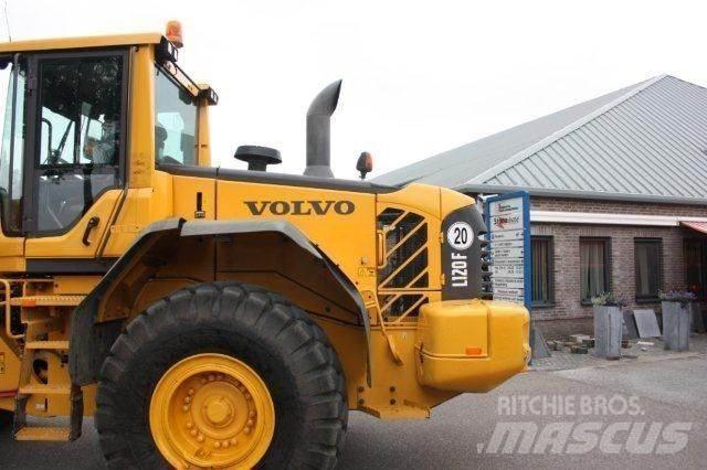 Volvo L 120 F  휠로우더