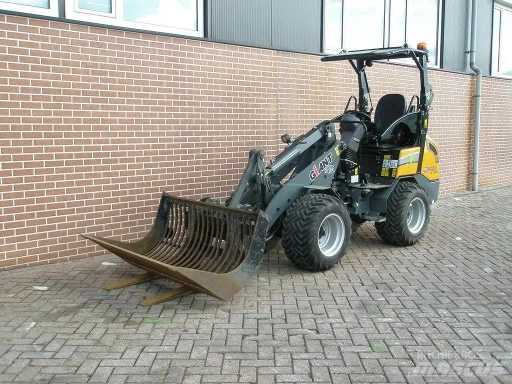 GiANT G2200E 미니 로더