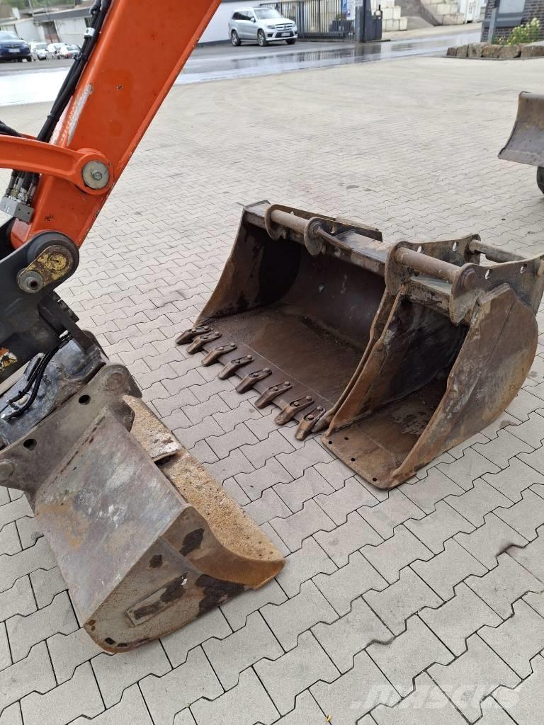 Kubota KX 080-4 중형굴삭기 7톤-28톤
