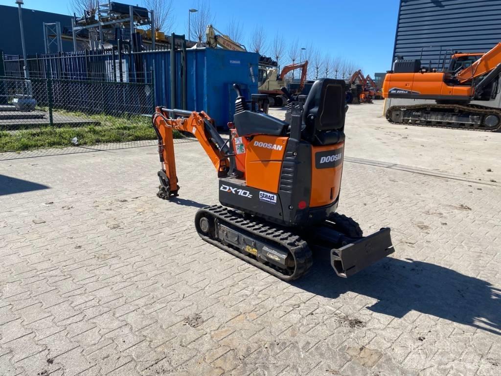 Doosan DX 10 Z 소형 굴삭기 7톤 미만