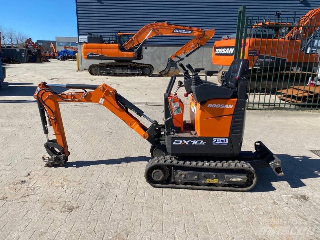 Doosan DX 10 Z 소형 굴삭기 7톤 미만