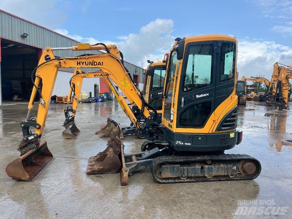 Hyundai R25Z-9 AK 소형 굴삭기 7톤 미만
