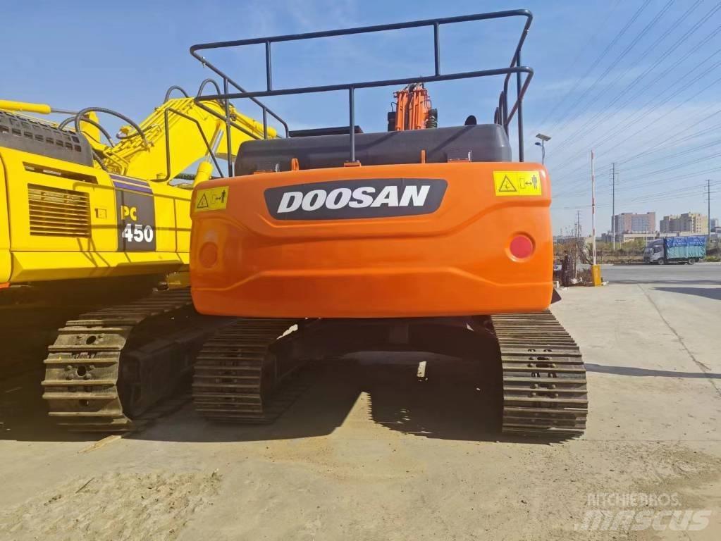 Doosan DX 300 대형 굴삭기 29톤 이상