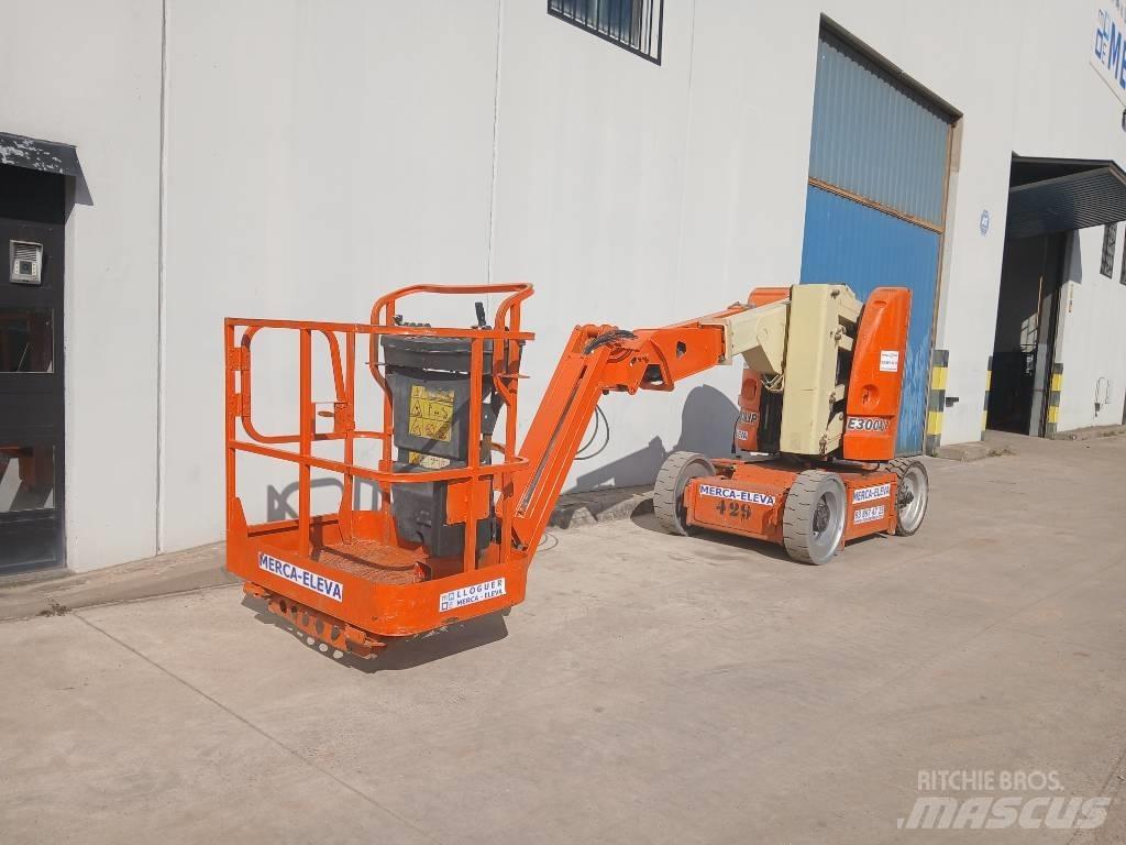 JLG E 300 AJ 관절형 전동이동 리프트
