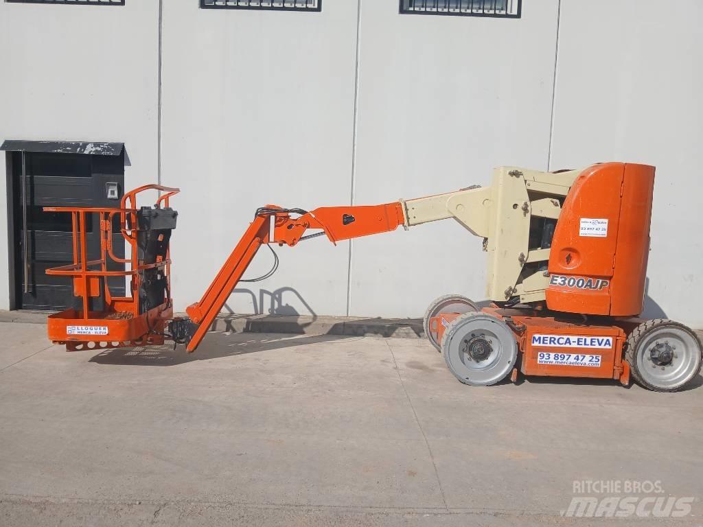 JLG E 300 AJ 관절형 전동이동 리프트