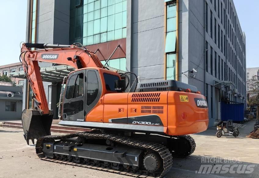 Doosan DX300 대형 굴삭기 29톤 이상