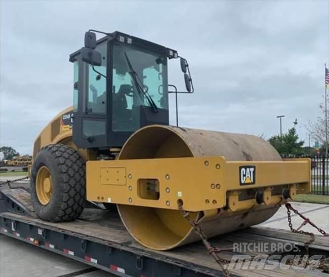 CAT CS 54 B 싱글 드럼 롤러