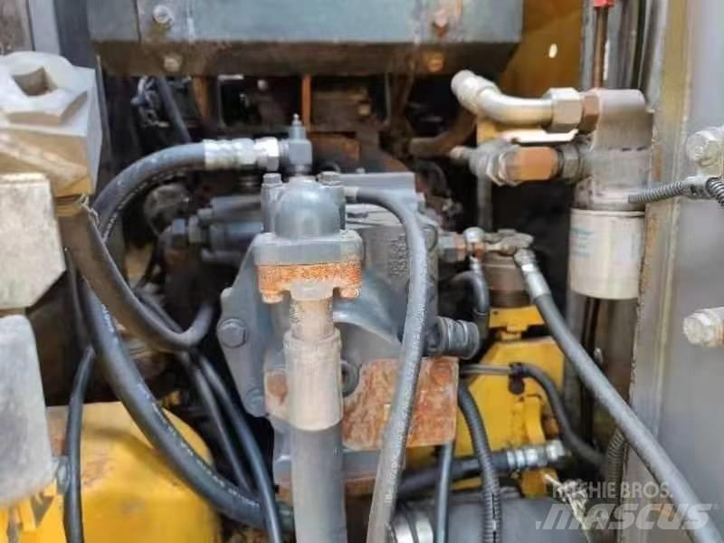 Komatsu PC 128 US-2 대형 굴삭기 29톤 이상