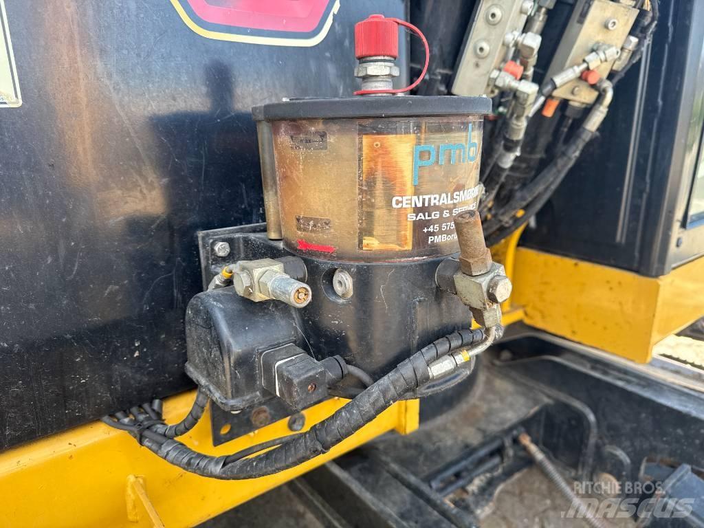 CAT 310 대형 굴삭기 29톤 이상
