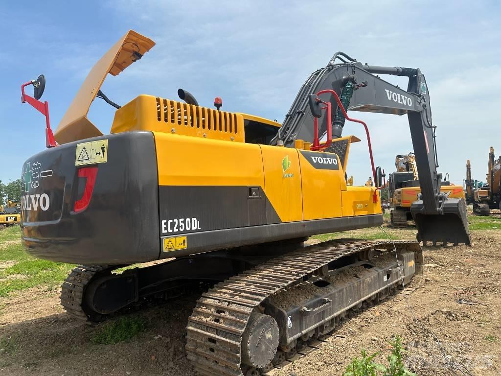 Volvo EC250D 대형 굴삭기 29톤 이상