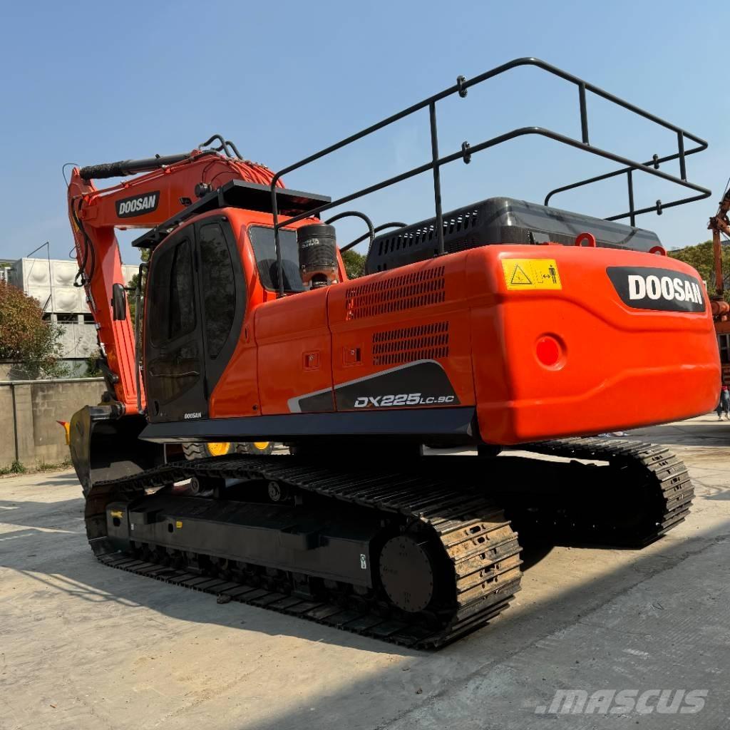 Doosan DX 225 LC 대형 굴삭기 29톤 이상