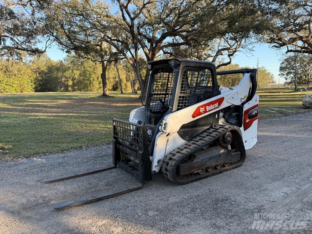 Bobcat T 64  스키드로더