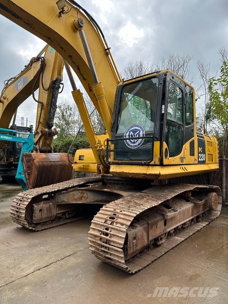 Komatsu PC 220-8 대형 굴삭기 29톤 이상