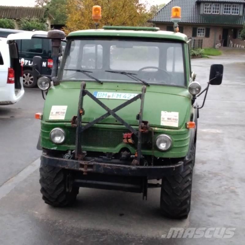 Mercedes-Benz U421 트랙터