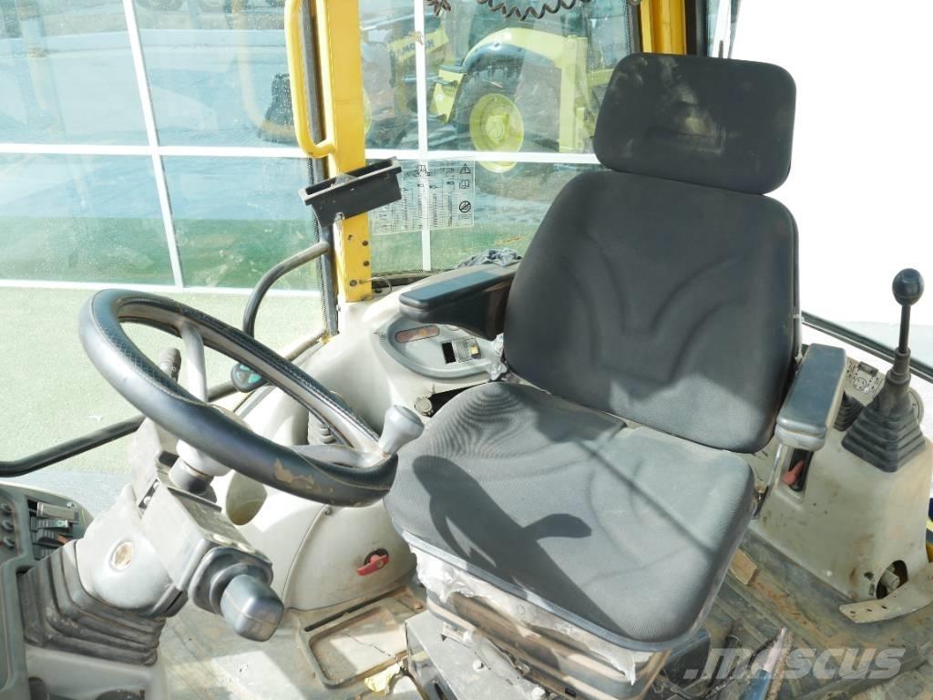 Komatsu WB 97 S-2 백호로더
