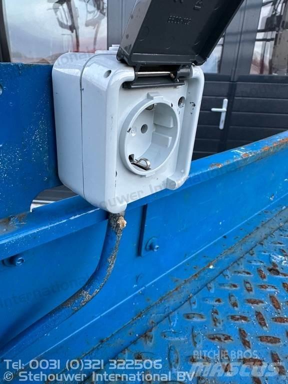 SkyJack SJ3226 가위형 리프트