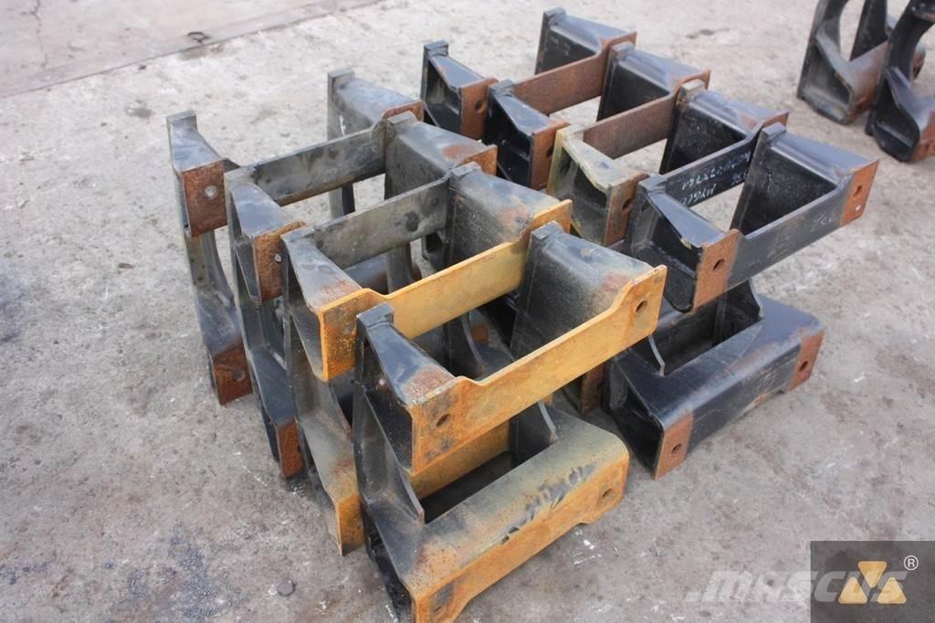 CAT Trackguards 섀시 및 서스펜션