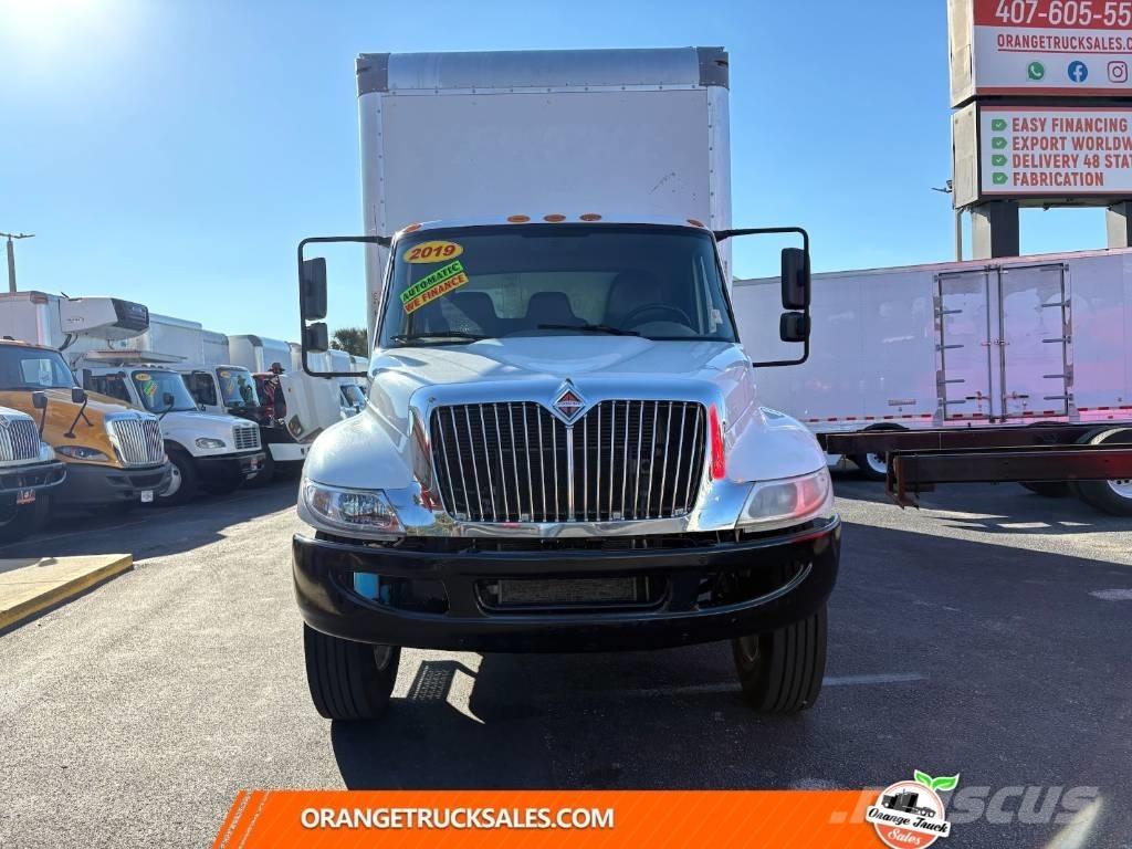 International 4300 탑차 트럭