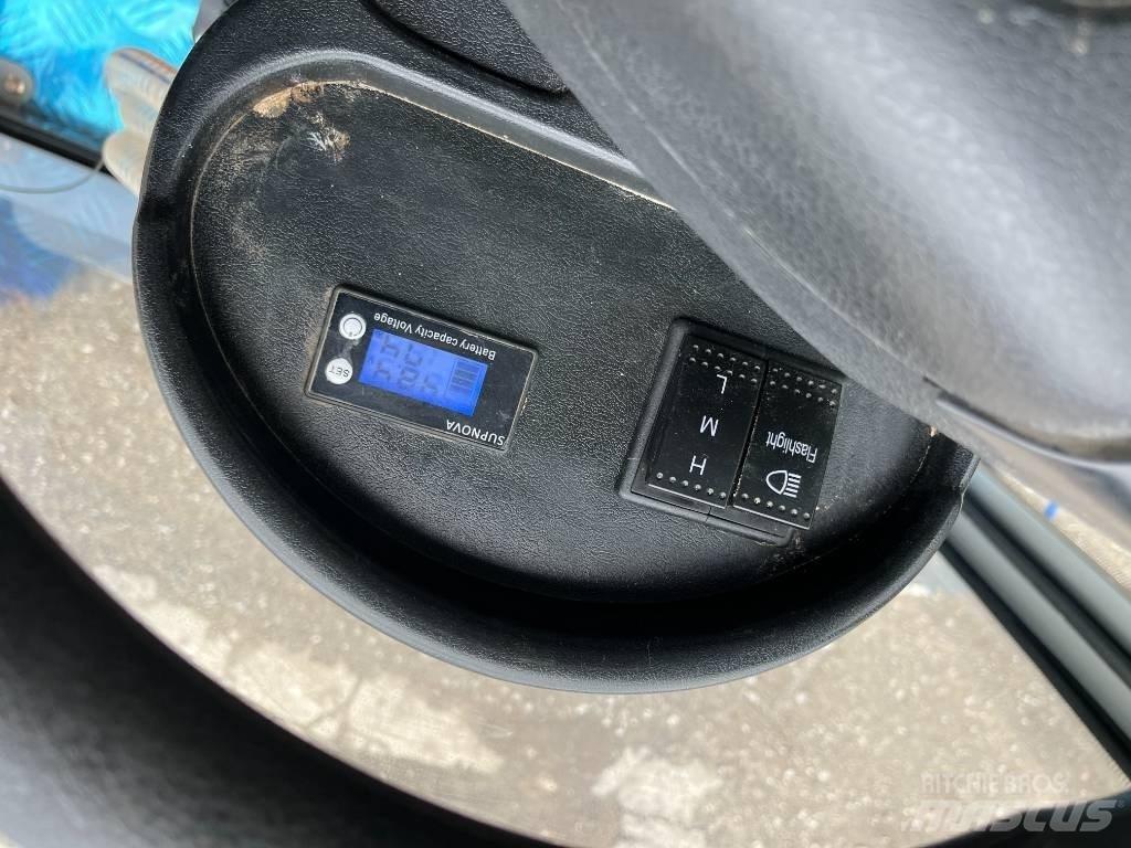  Sweepmec SM3000-Pro 도로 청소차