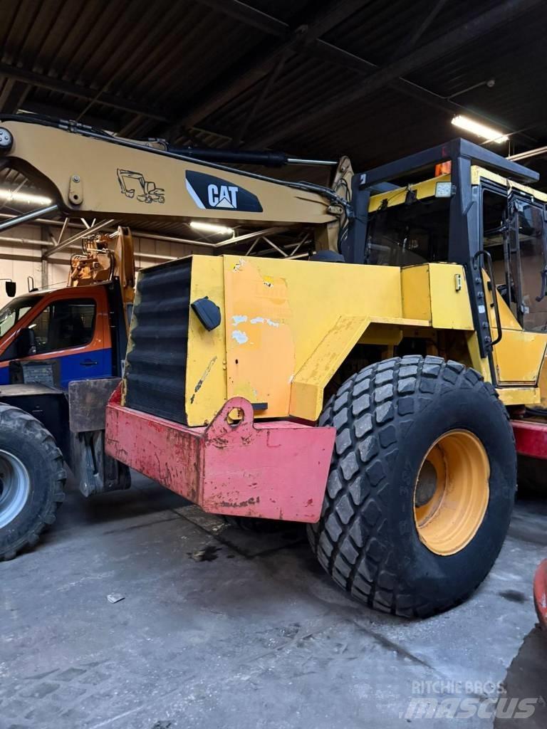 Dynapac CA 251 D 공기 타이어 롤러