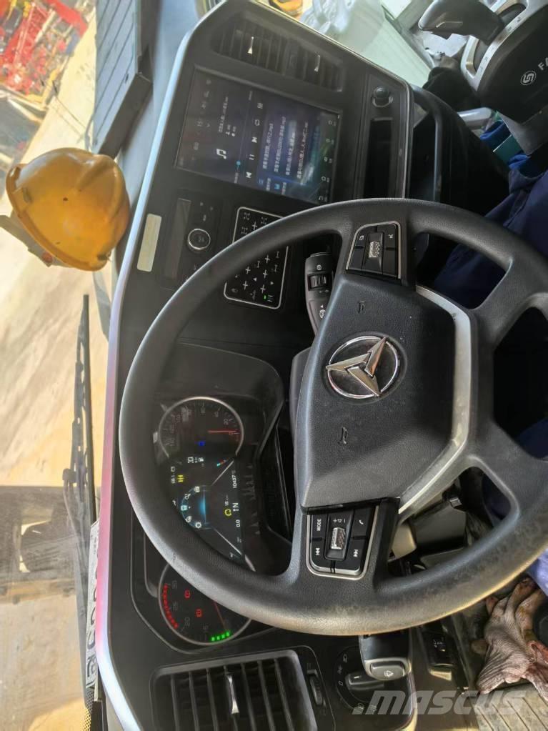 Sany SAC3000C8-8 A/T 크레인