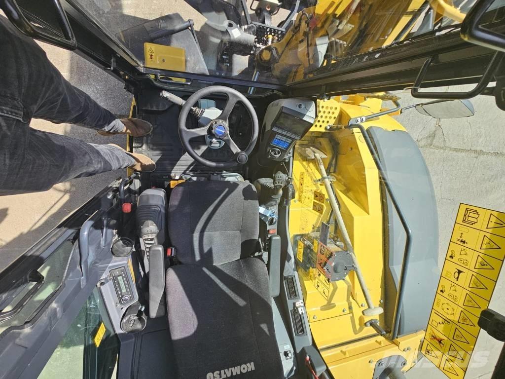 Komatsu PW 98 MR-11  휠 굴삭기