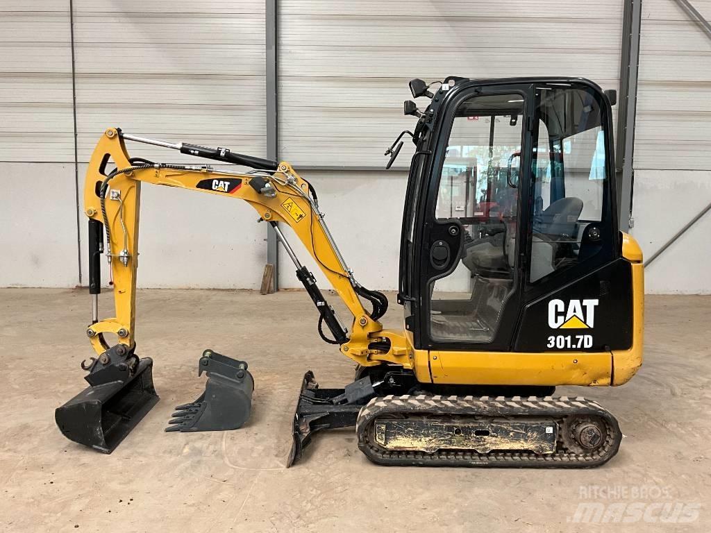 CAT 301.7 D 소형 굴삭기 7톤 미만