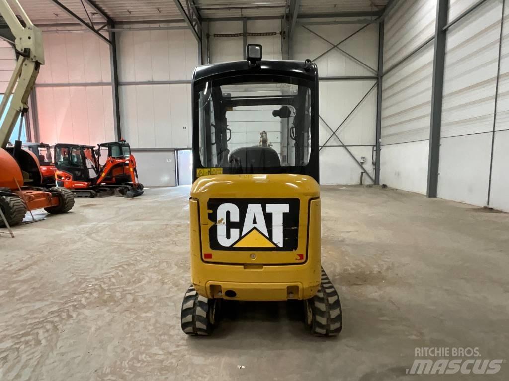 CAT 301.7 D 소형 굴삭기 7톤 미만