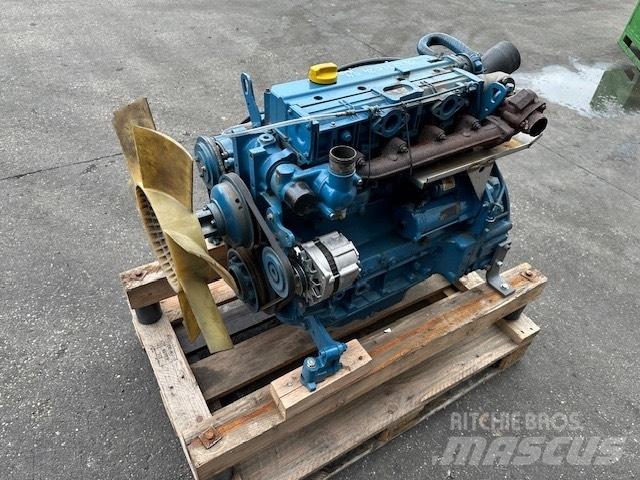 Deutz BF4M1012 엔진
