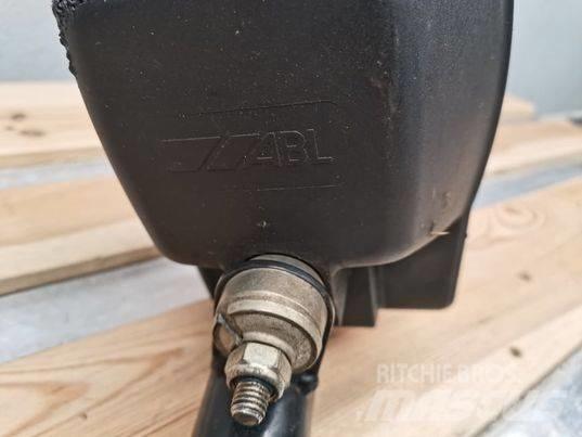 JCB 535-95 lamp 캐빈 및 인테리어