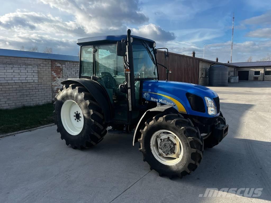 New Holland T 4050 트랙터