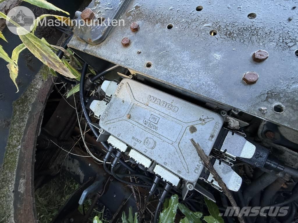 Jyki V 42 T0 목재용 트레일러