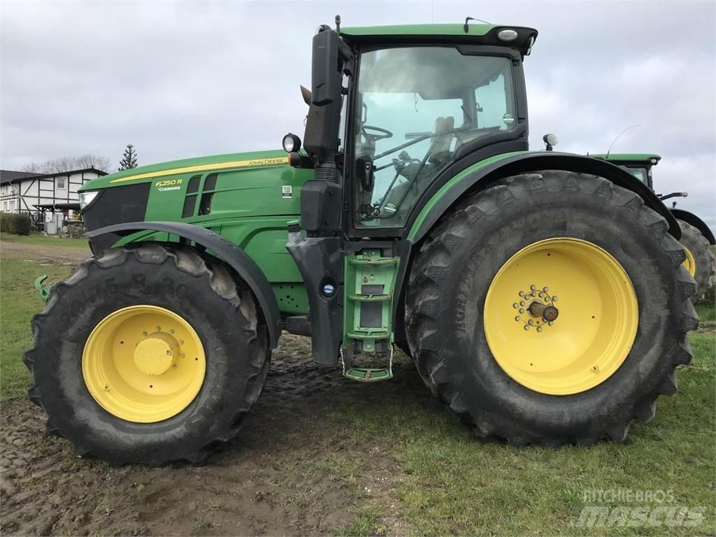 John Deere 6250R 트랙터
