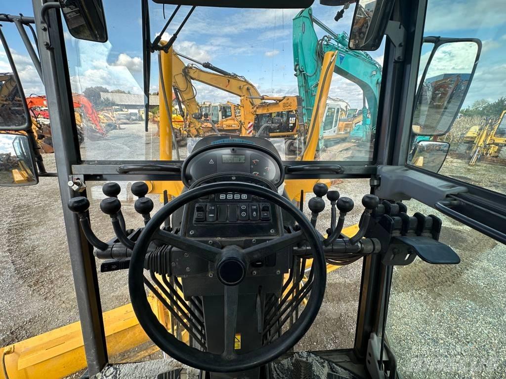 Volvo G 976 그레이더