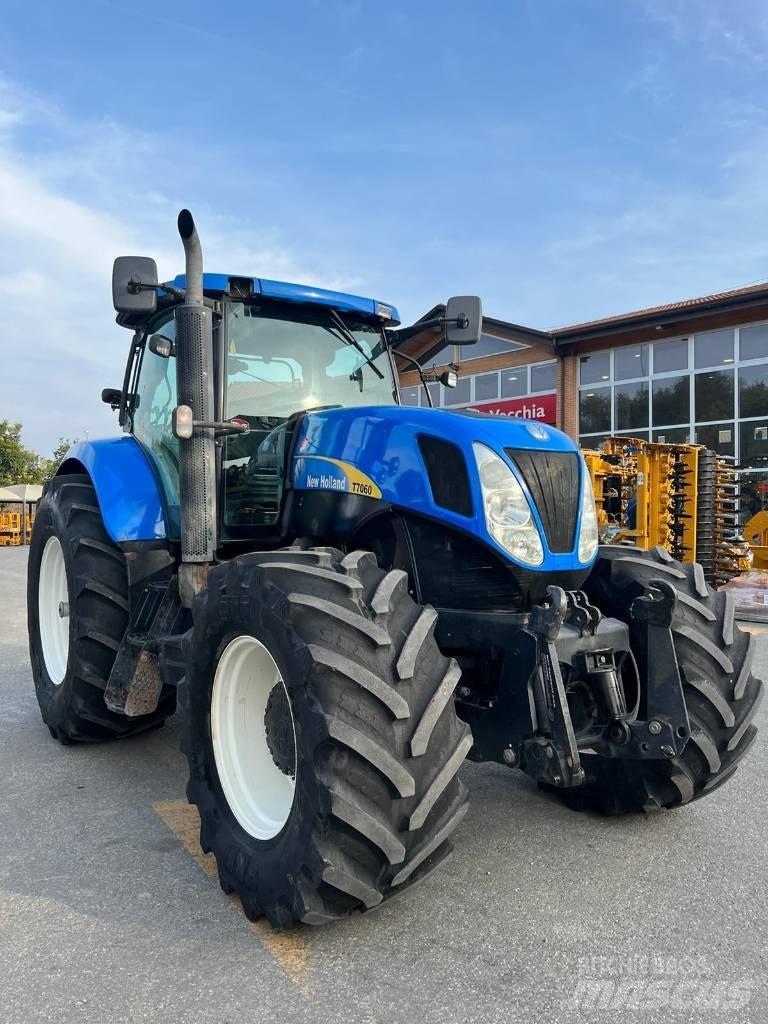 New Holland T 7060 트랙터