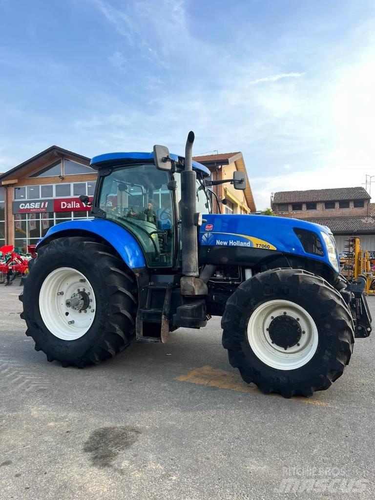 New Holland T 7060 트랙터