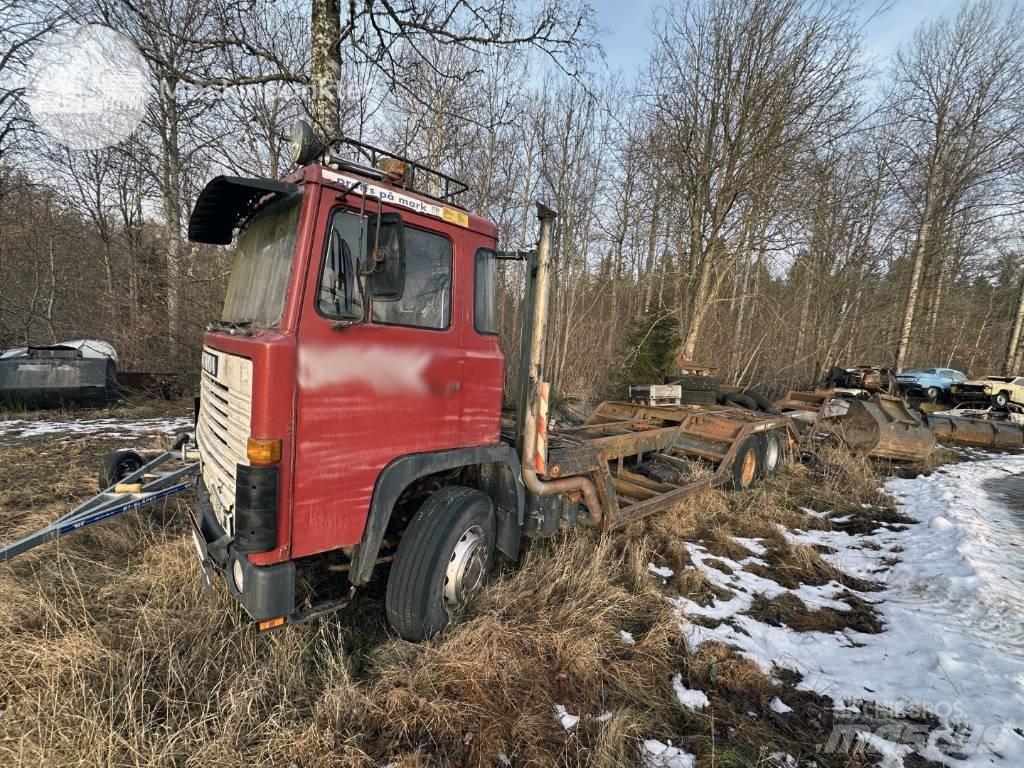 Scania T 141 산림 기계 운반 트럭
