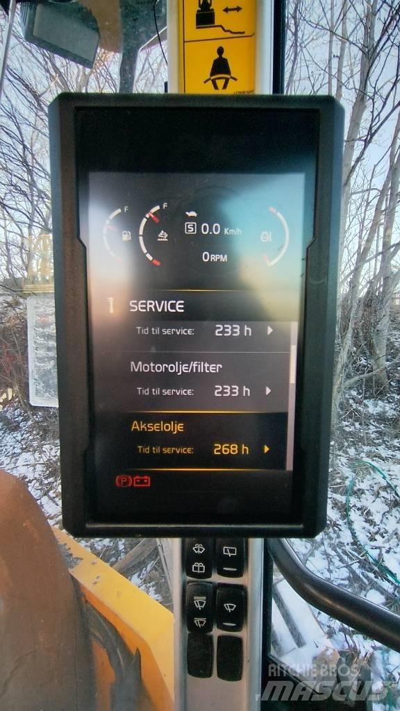 Volvo SD 160 B 공기 타이어 롤러