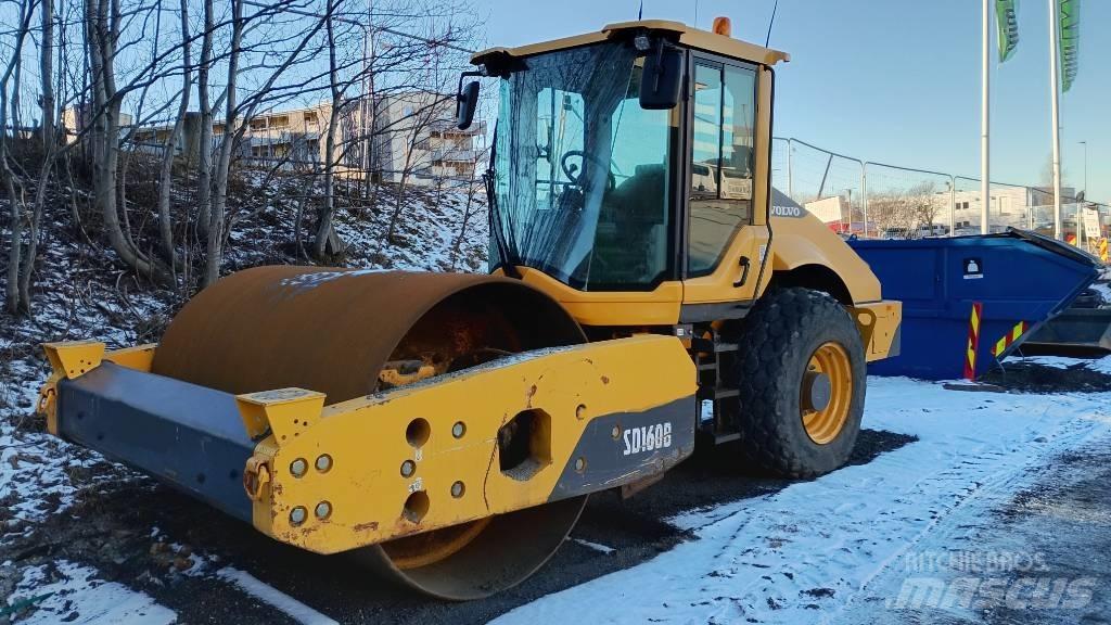Volvo SD 160 B 공기 타이어 롤러
