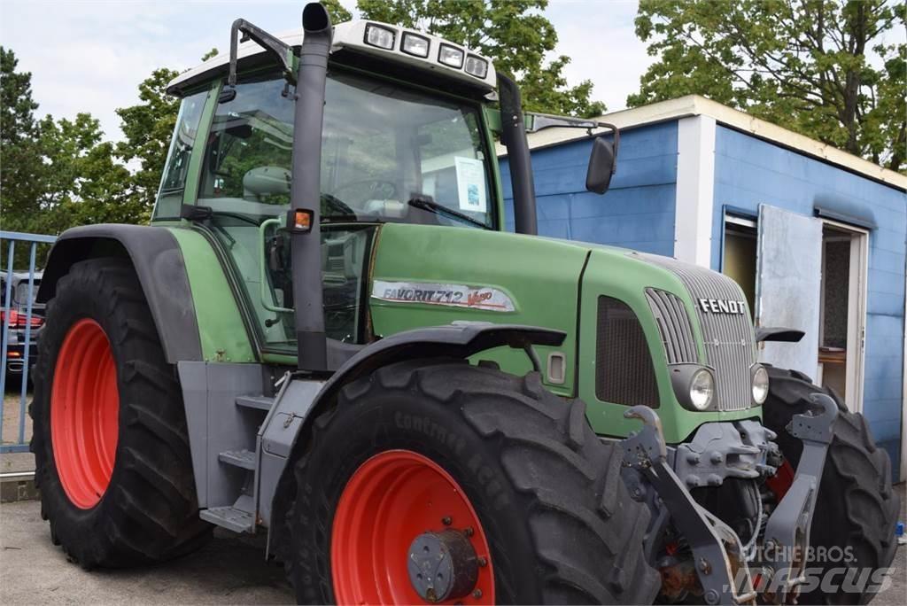 Fendt 712 Vario 트랙터