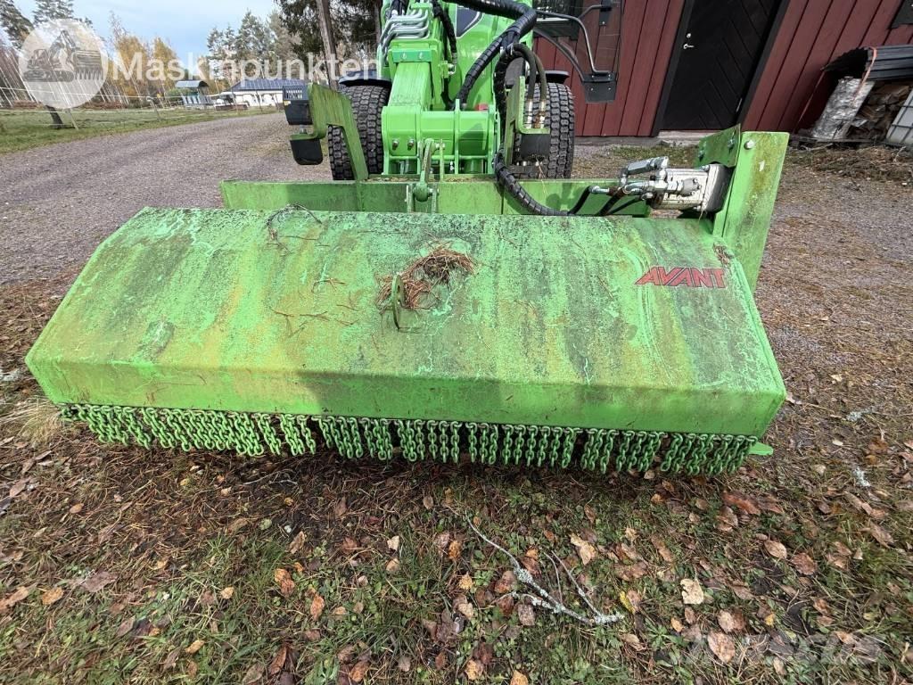 Avant Slagklippare 목장 제초기 및 토퍼