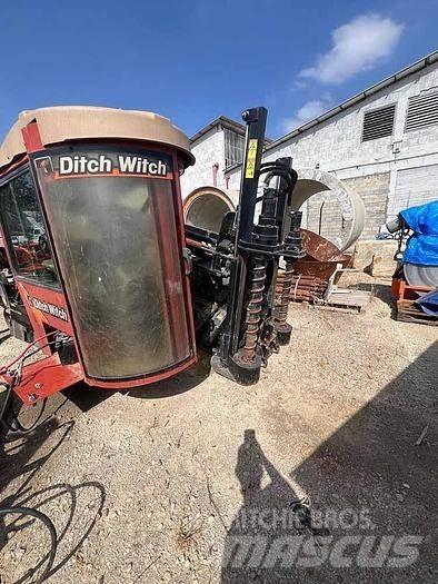 Ditch Witch JT30AT 도로 굴착기